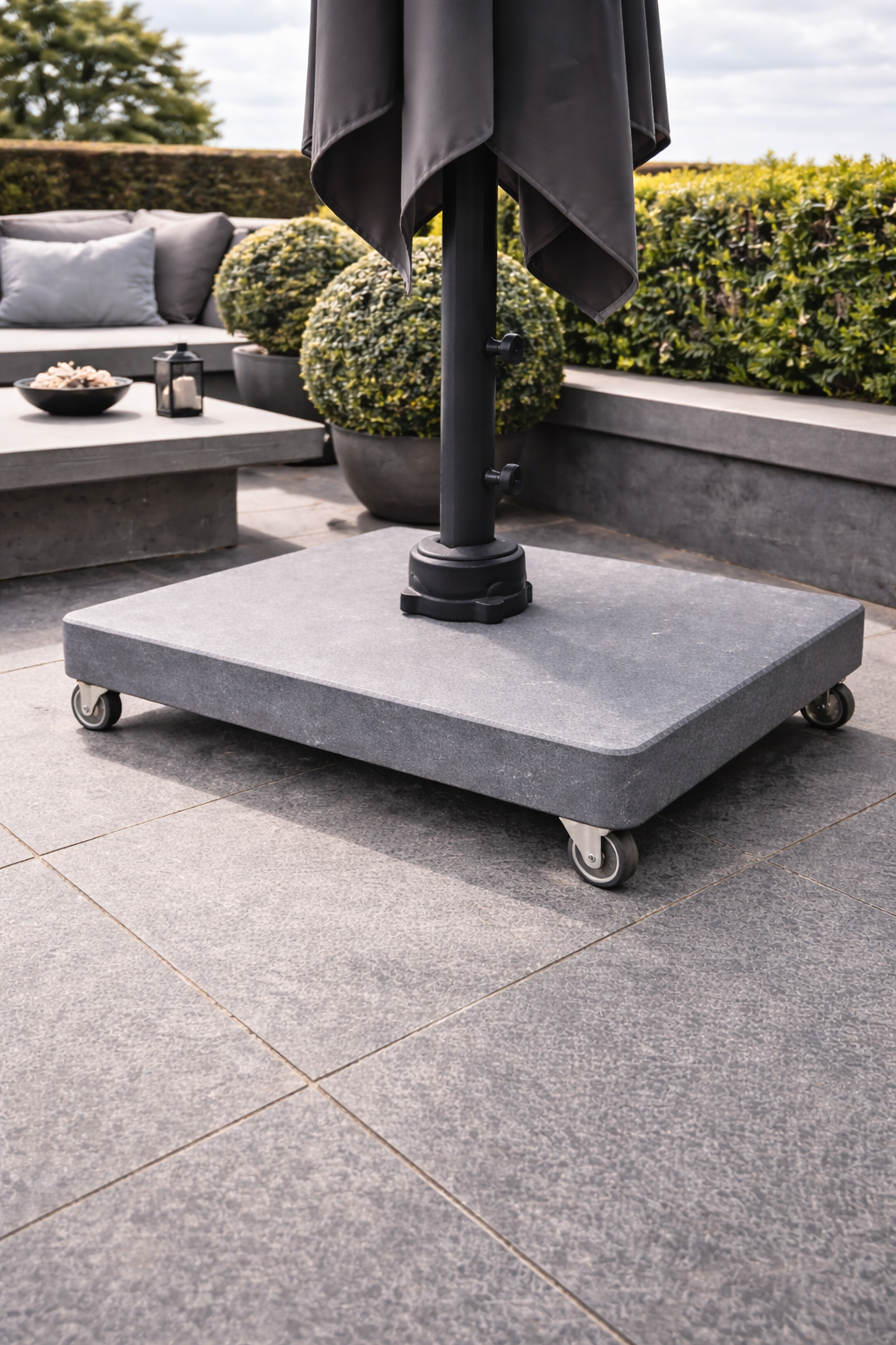 Premium Parasol Base in Belgian Bluestone – With Wheels – 85 x 65 cm – Extra Stable - Luxury Quarry