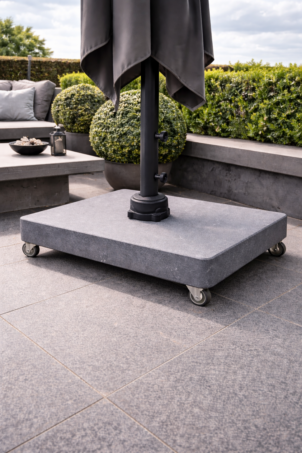 Premium Parasol Base in Belgian Bluestone – With Wheels – 85 x 65 cm – Extra Stable - Luxury Quarry