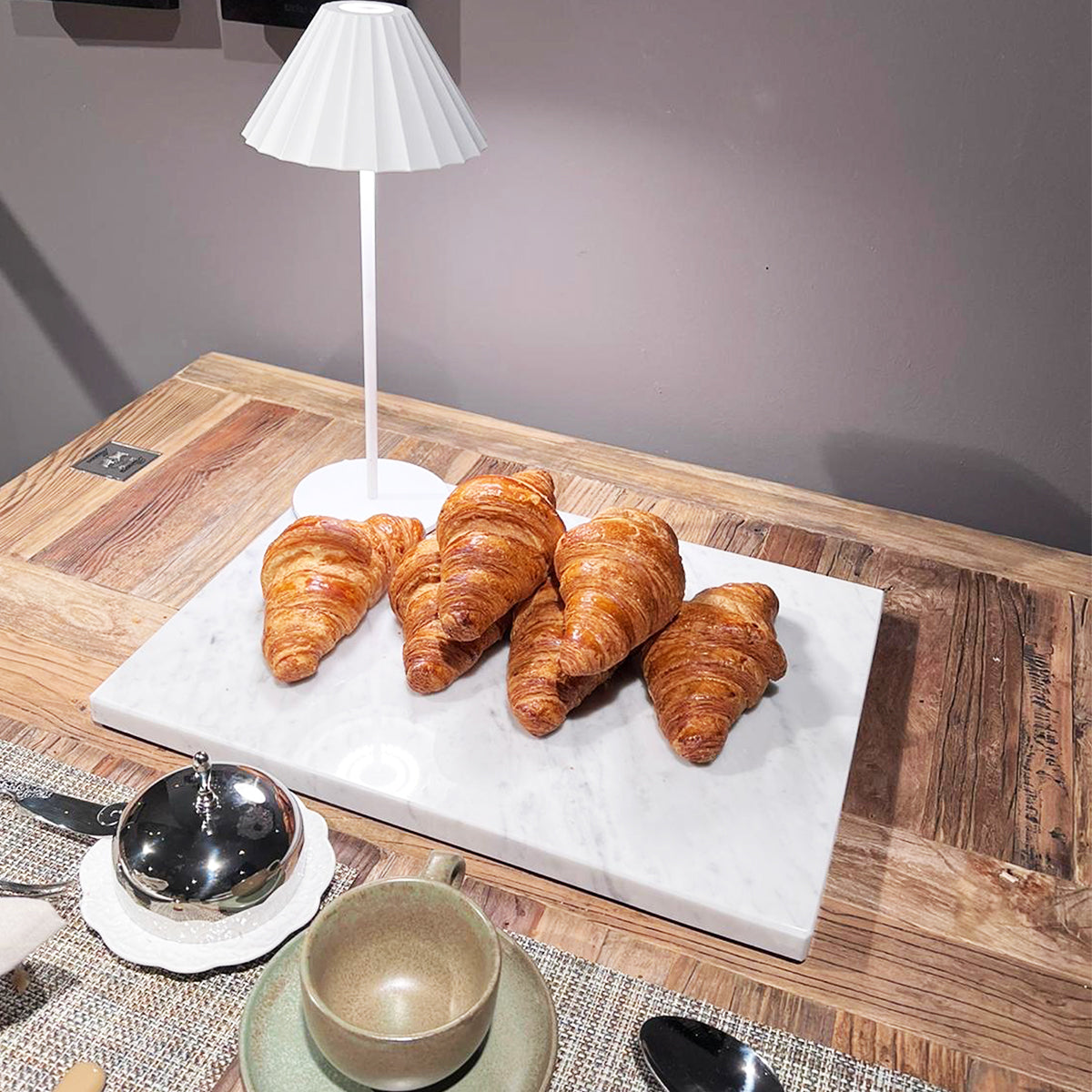 Marble White Carrara - Cuttingplate - 45x35 cm - Serving plate - Tapas plate - Luxury Quarry